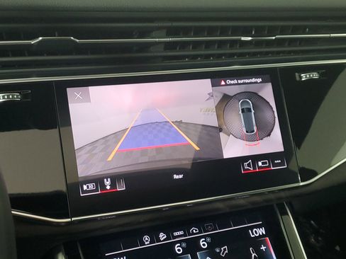 Used 2021 Audi Q8 Premium Plus image 19