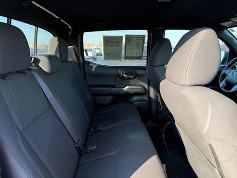 Used 2017 Toyota Tacoma TRD Off-Road w/ Tow Package image 10