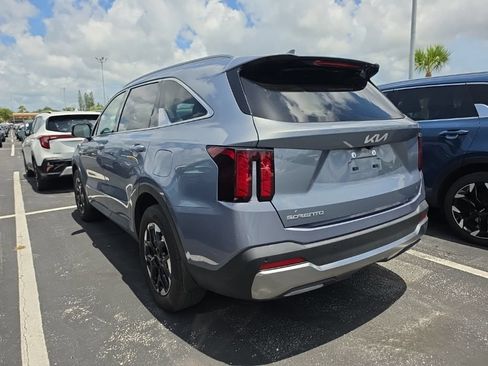 Certified 2025 Kia Sorento S FWD image 12
