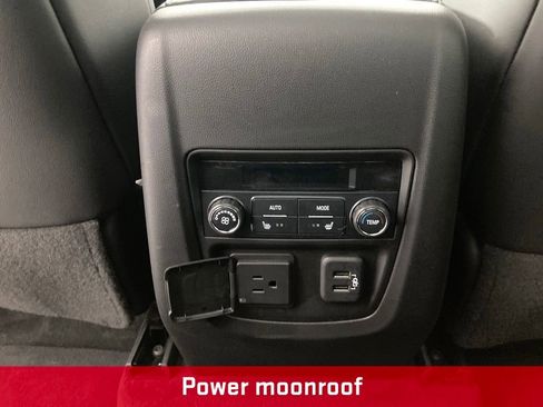 Used 2022 Buick Enclave Avenir image 19