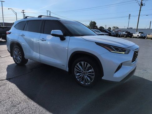 Used 2023 Toyota Highlander Platinum AWD/4WD image 7
