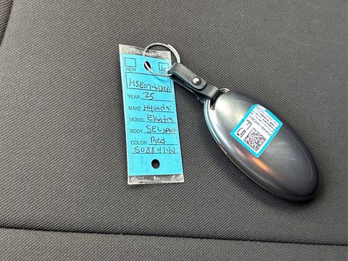 Certified 2025 Hyundai Elantra Sport image 36