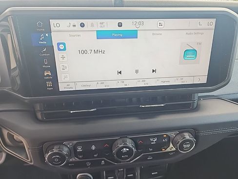 Used 2024 Jeep Wrangler Sahara image 16