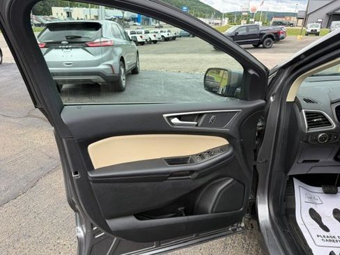 Used 2023 Ford Edge SEL AWD/4WD image 10