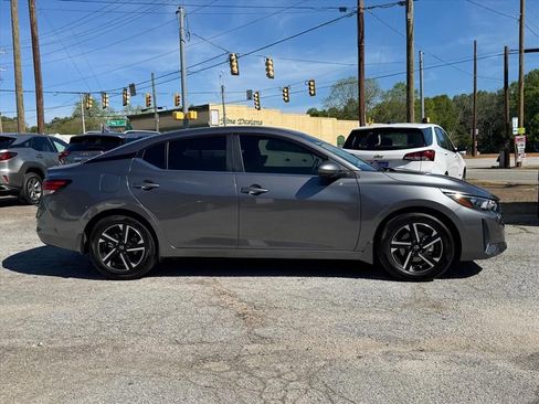 Used 2025 Nissan Sentra SV w/ Trunk Package image 2