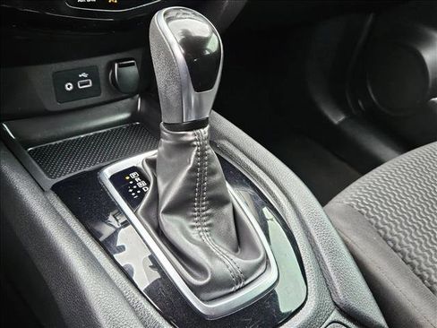 Used 2020 Nissan Rogue Sport S w/ Appearance Package FWD image 14