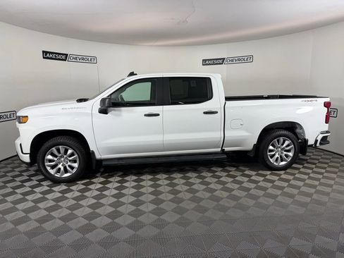 Used 2019 Chevrolet Silverado 1500 Custom w/ Custom Value Package AWD/4WD image 3