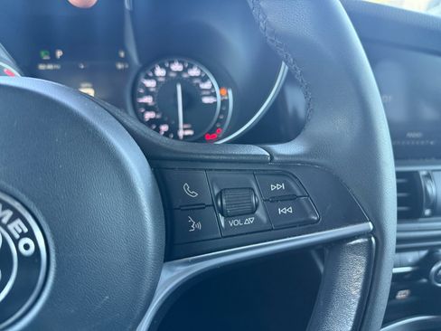 Used 2018 Alfa Romeo Giulia Ti w/ Nero Edizione RWD image 17