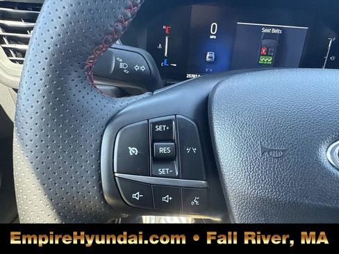 Used 2025 Ford Escape ST-Line Select AWD/4WD image 30