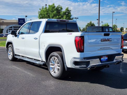 Used 2022 GMC Sierra 1500 SLT w/ SLT Premium Plus Package AWD/4WD image 3