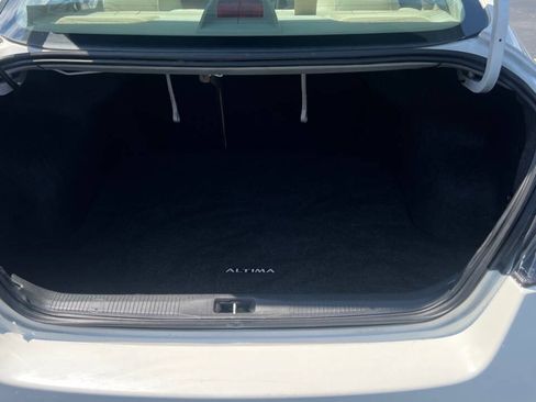 Used 2011 Nissan Altima 2.5 S FWD image 12
