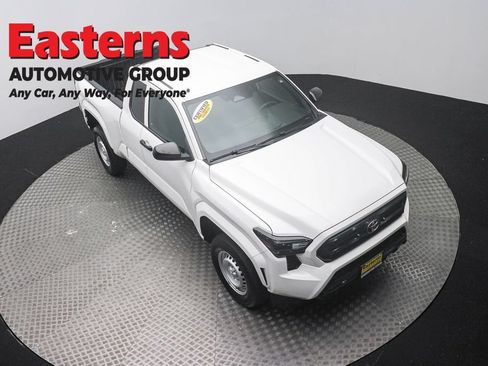 Used 2024 Toyota Tacoma SR RWD image 3
