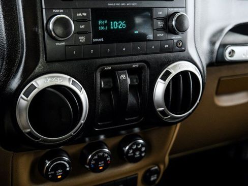 Used 2012 Jeep Wrangler Sahara AWD/4WD image 22