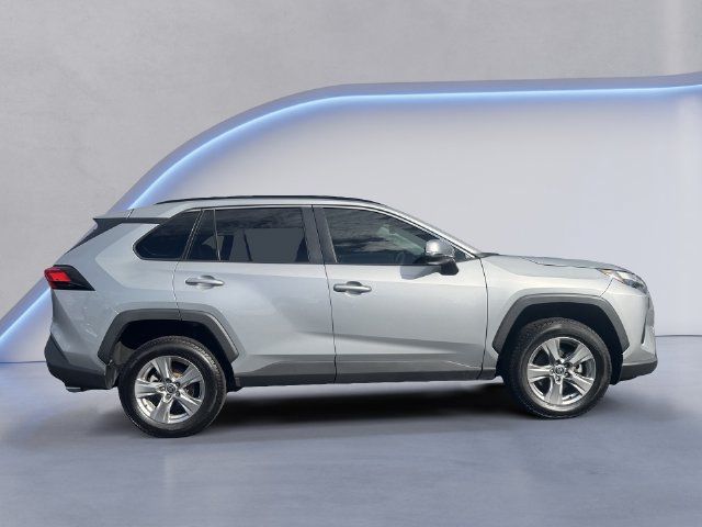 Used 2024 Toyota RAV4 XLE FWD image 4