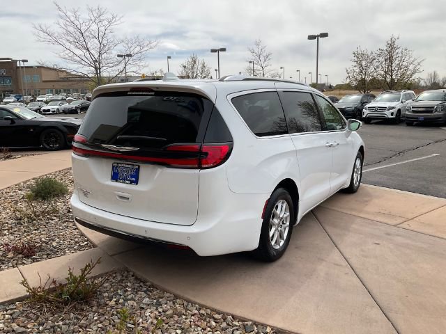 Used 2021 Chrysler Pacifica Touring-L FWD image 9