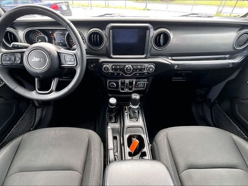 Used 2023 Jeep Gladiator Willys image 19