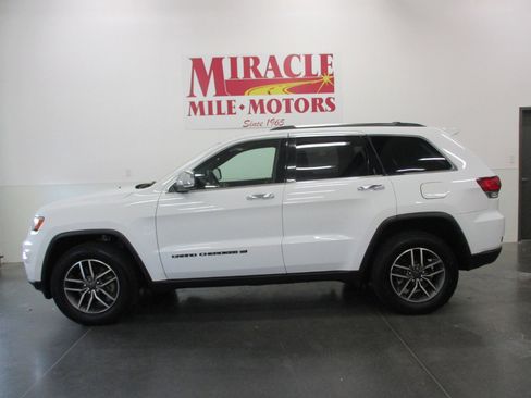 Used 2022 Jeep Grand Cherokee Limited image 2