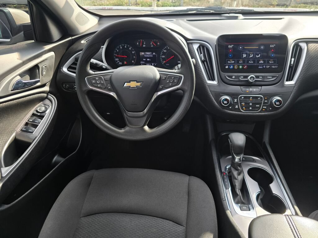 Used 2023 Chevrolet Malibu LT FWD image 13