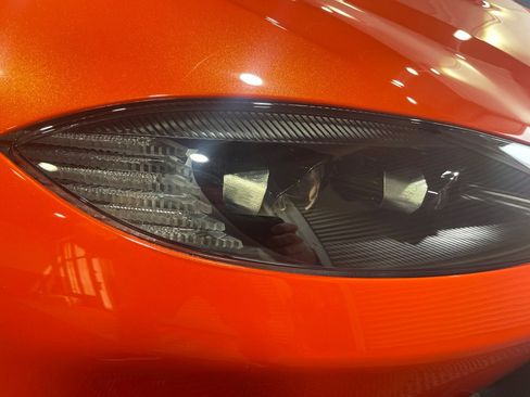 Used 2023 Aston Martin V8 Vantage Roadster RWD image 34