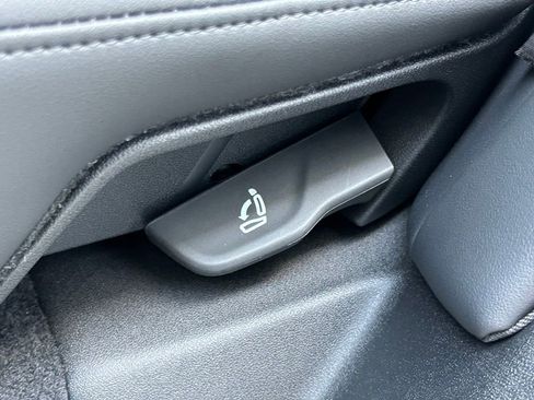 Used 2025 Audi SQ5 Premium Plus w/ Premium Plus Package image 65