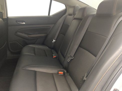 Used 2019 Nissan Altima 2.5 SR w/ SR Premium Package FWD image 18