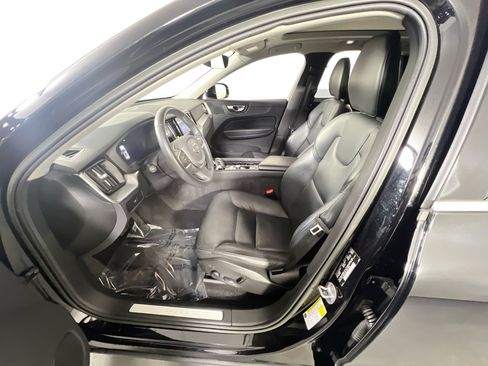 Used 2023 Volvo XC60 B5 Core w/ Protection Package Premier FWD image 20