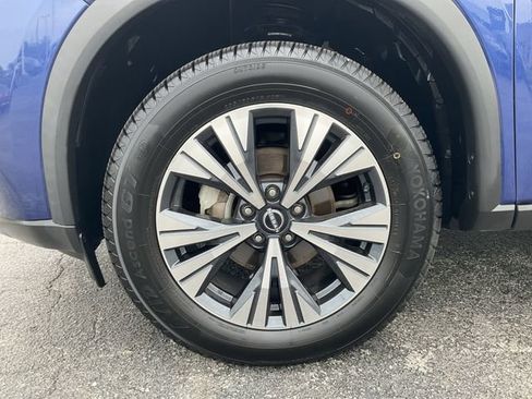 Used 2022 Nissan Rogue SV AWD/4WD image 7