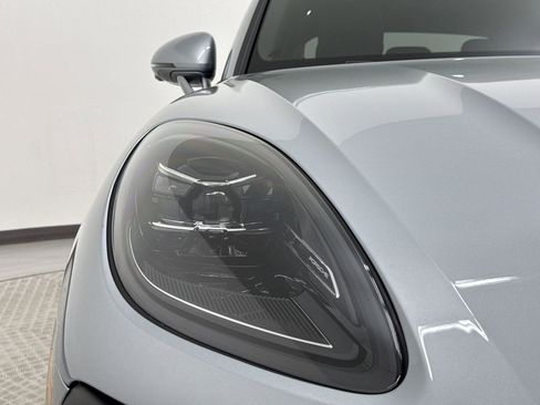 New 2025 Porsche Macan image 11