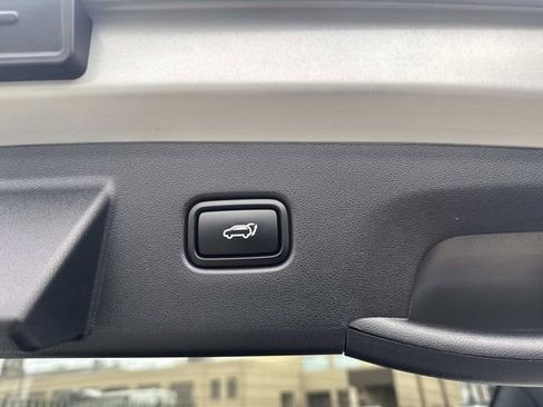 Certified 2022 Hyundai Tucson Limited image 8