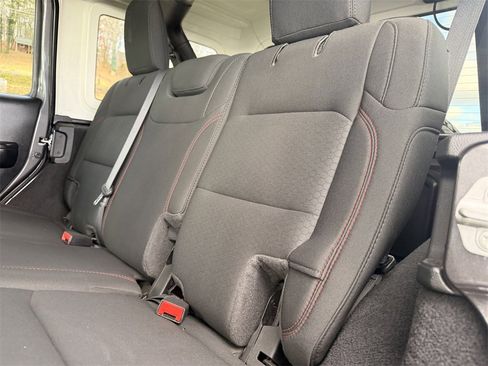 Used 2021 Jeep Wrangler Unlimited Rubicon image 17