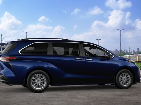 New 2026 Toyota Sienna XLE AWD/4WD image 11
