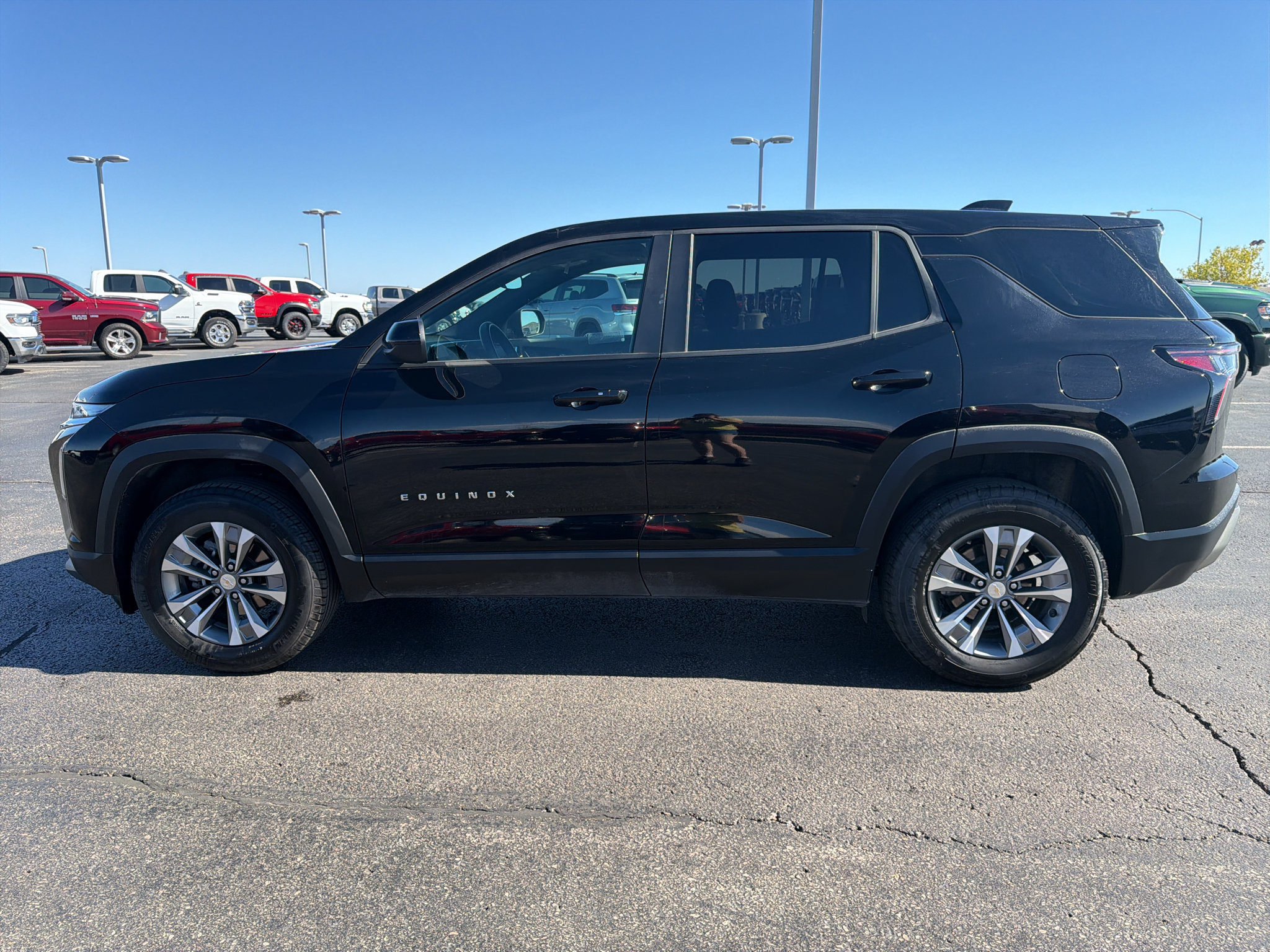 Used 2026 Chevrolet Equinox LT AWD/4WD image 8