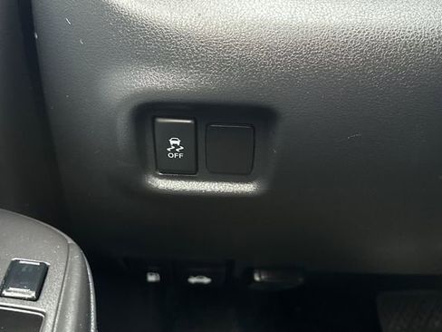 Used 2019 Nissan Versa SV image 28