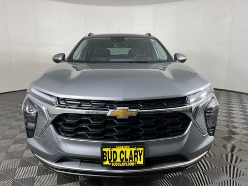 New 2026 Chevrolet Trax LT image 2