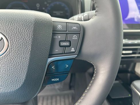 Used 2025 Toyota Camry XLE image 26