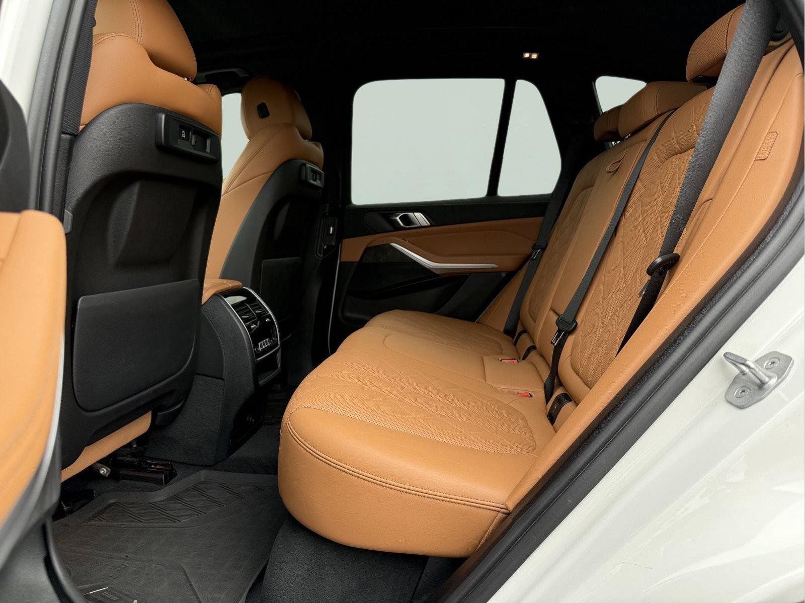 Used 2023 BMW X5 xDrive40i w/ Premium Package AWD/4WD image 18