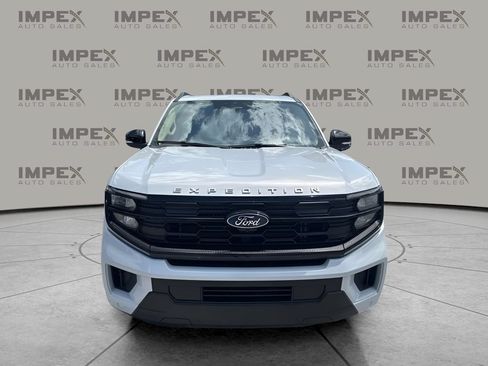 Used 2025 Ford Expedition Max Active AWD/4WD image 8