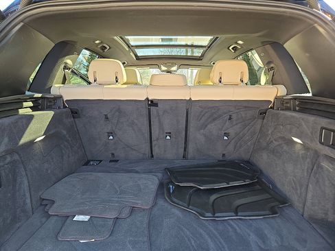 Used 2022 BMW X5 xDrive40i w/ M Sport Package image 28