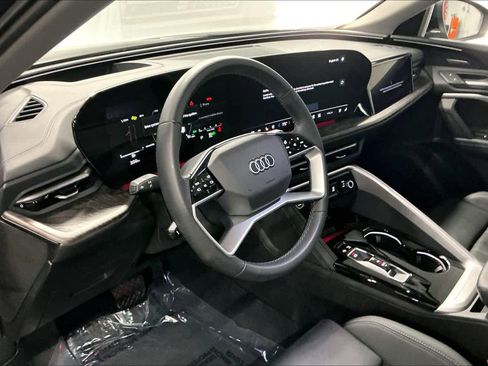 Certified 2025 Audi Q5 Prestige image 16