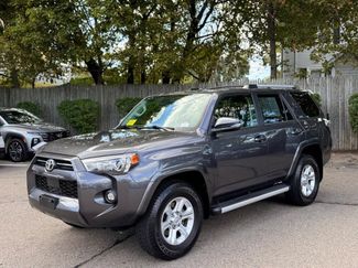 Used 2023 Toyota 4Runner SR5 Premium w/ Moonroof Package AWD/4WD video 2