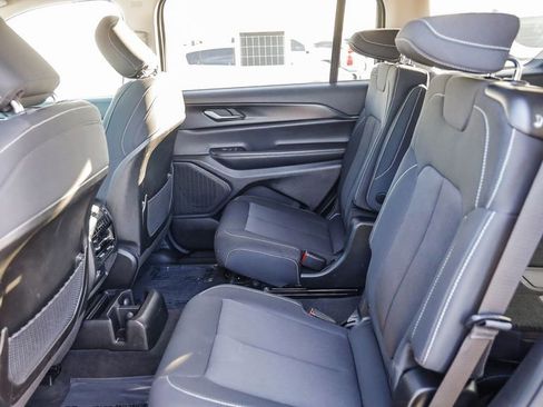 Certified 2023 Jeep Grand Cherokee L Laredo image 19