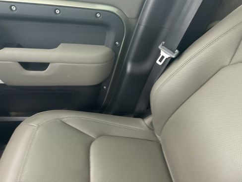 Used 2023 Land Rover Defender 110 S image 10