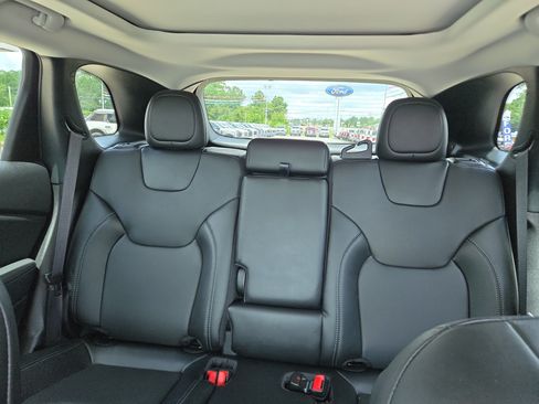 Used 2023 Jeep Cherokee Altitude Lux AWD/4WD image 17