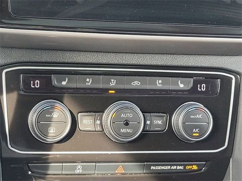 Used 2021 Volkswagen Atlas SEL Premium image 24