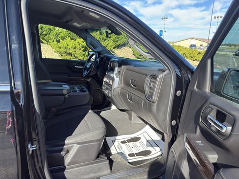 Certified 2021 GMC Sierra 1500 SLE w/ X31 Off-Road Package image 10