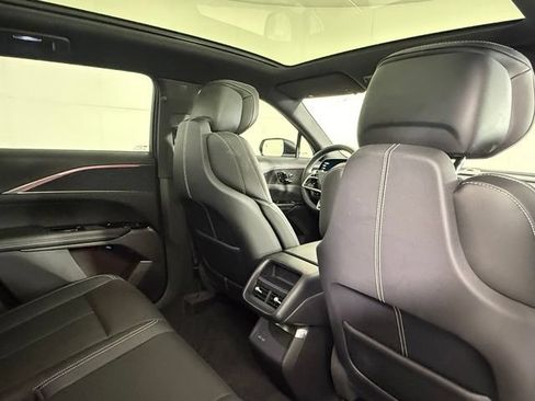 Used 2024 Cadillac Lyriq Luxury AWD/4WD image 24