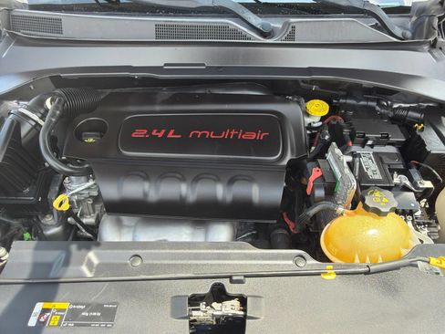Used 2018 Jeep Compass Limited w/ Navigation Group FWD image 10