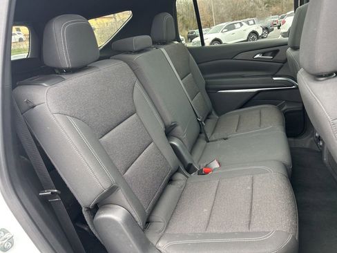 Used 2025 Chevrolet Traverse LT w/ Sun and Wheel Package AWD/4WD image 38