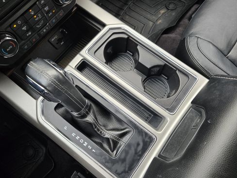 Used 2015 Ford F150 Lariat image 15