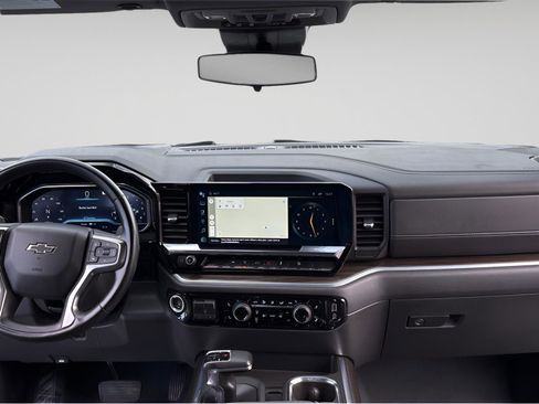 Used 2022 Chevrolet Silverado 1500 LT Trail Boss w/ Convenience Package II image 3